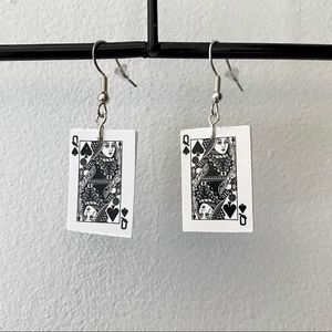 QUEEN CARD EARRINGS